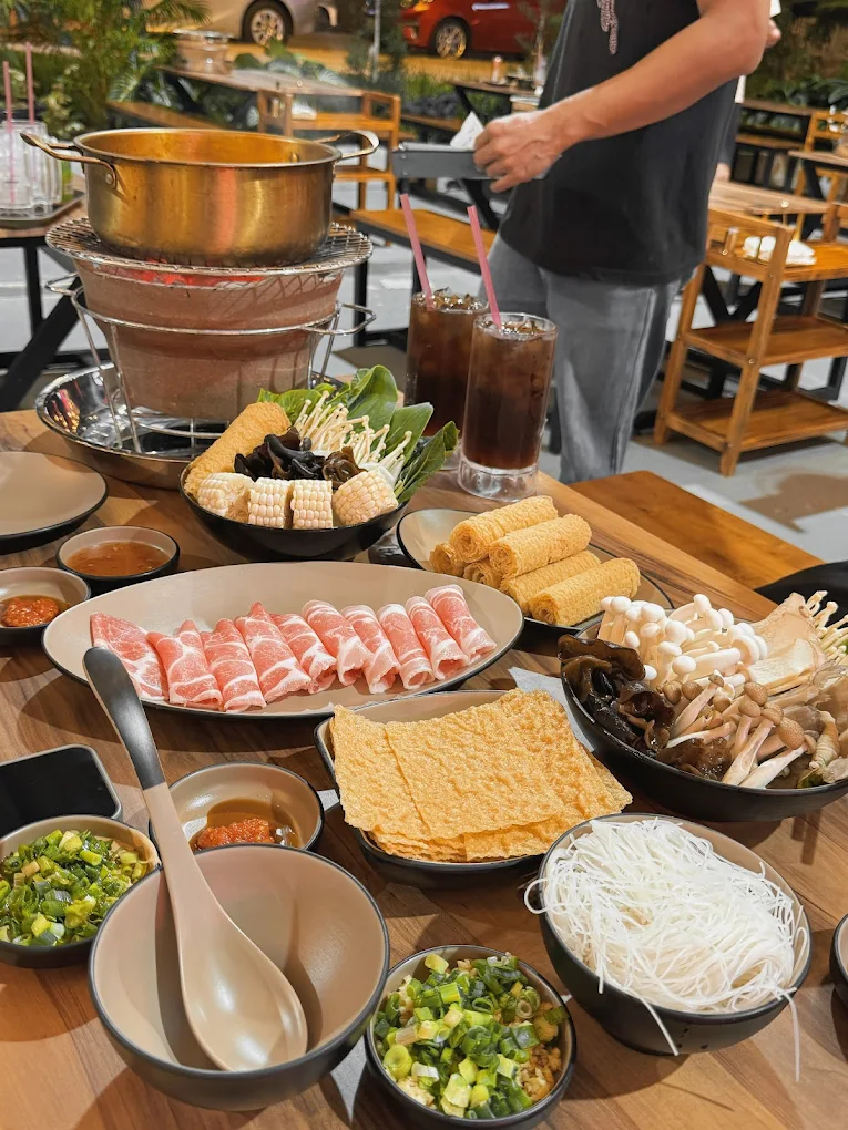 C&M HOTPOT